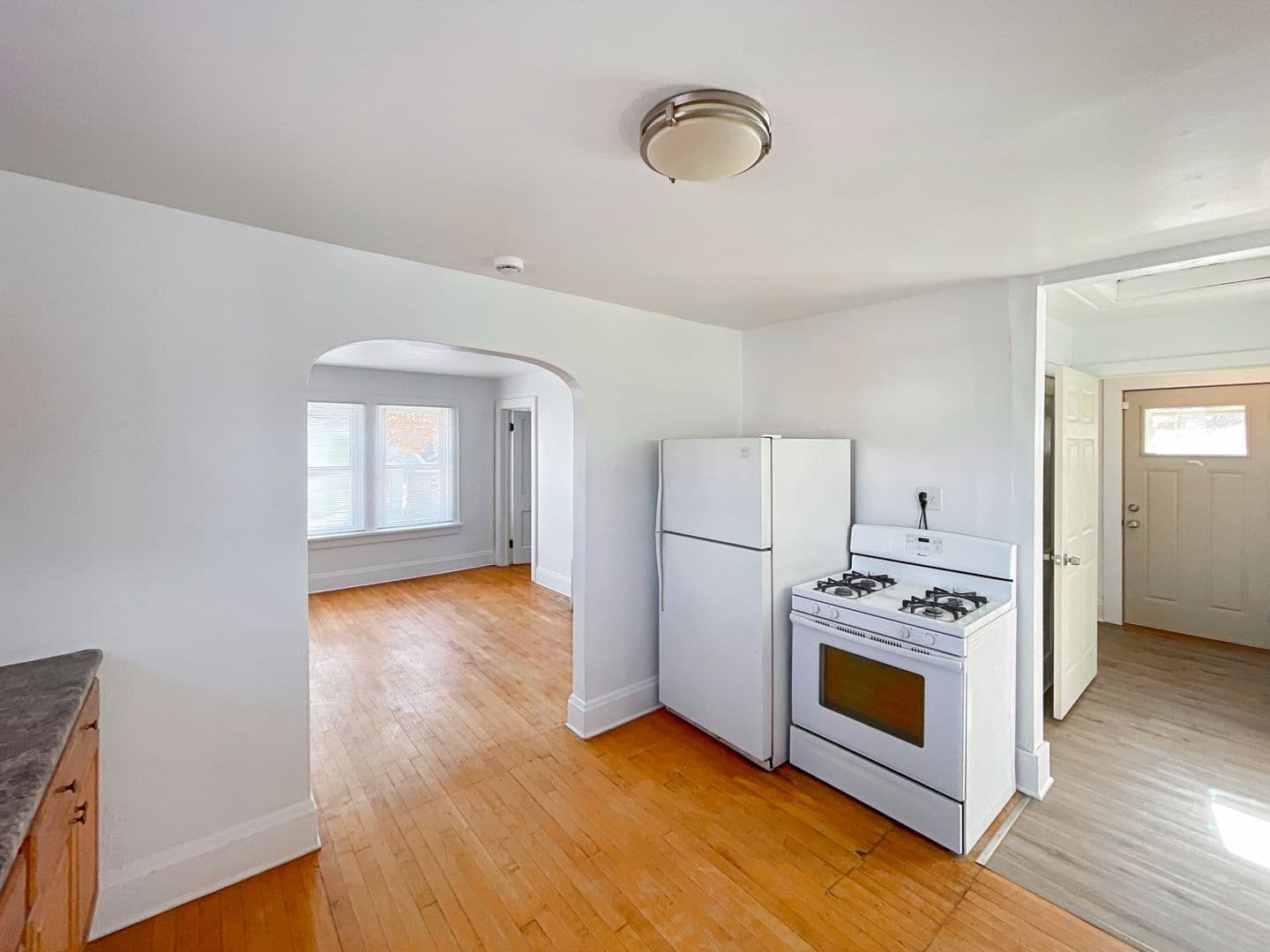 Green Bay Apartment: 515 Forest St.