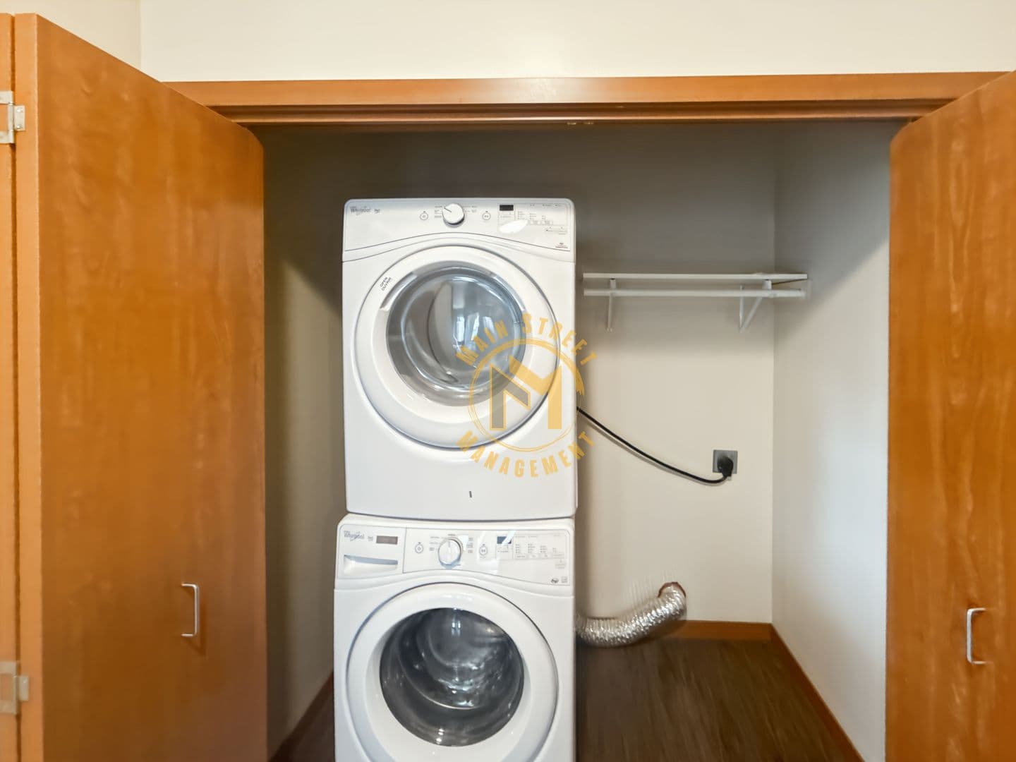 Green Bay Apartment: 401 N Washington St.