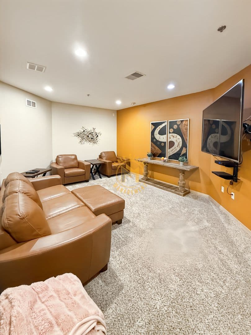 Green Bay Apartment: 401 N Washington St.
