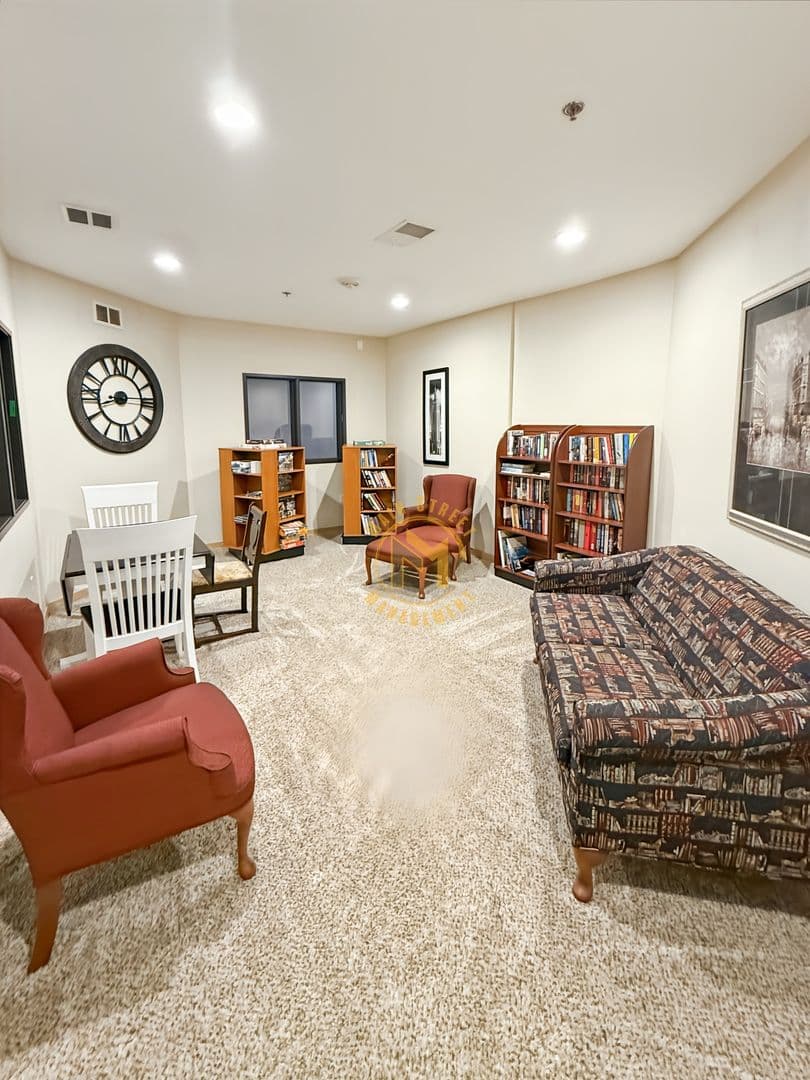 Green Bay Apartment: 401 N Washington St.