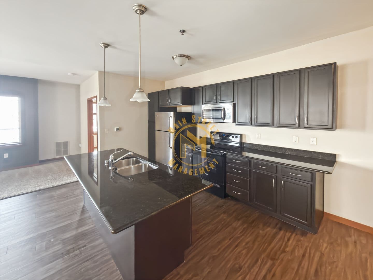 Green Bay Apartment: 401 N Washington St.