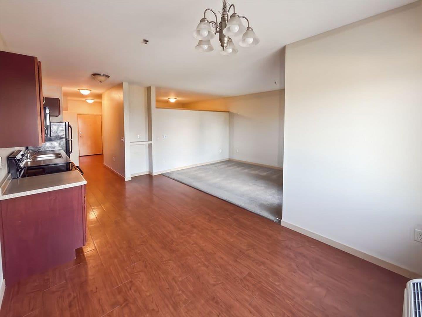 Green Bay Apartment: 401 N Washington St.