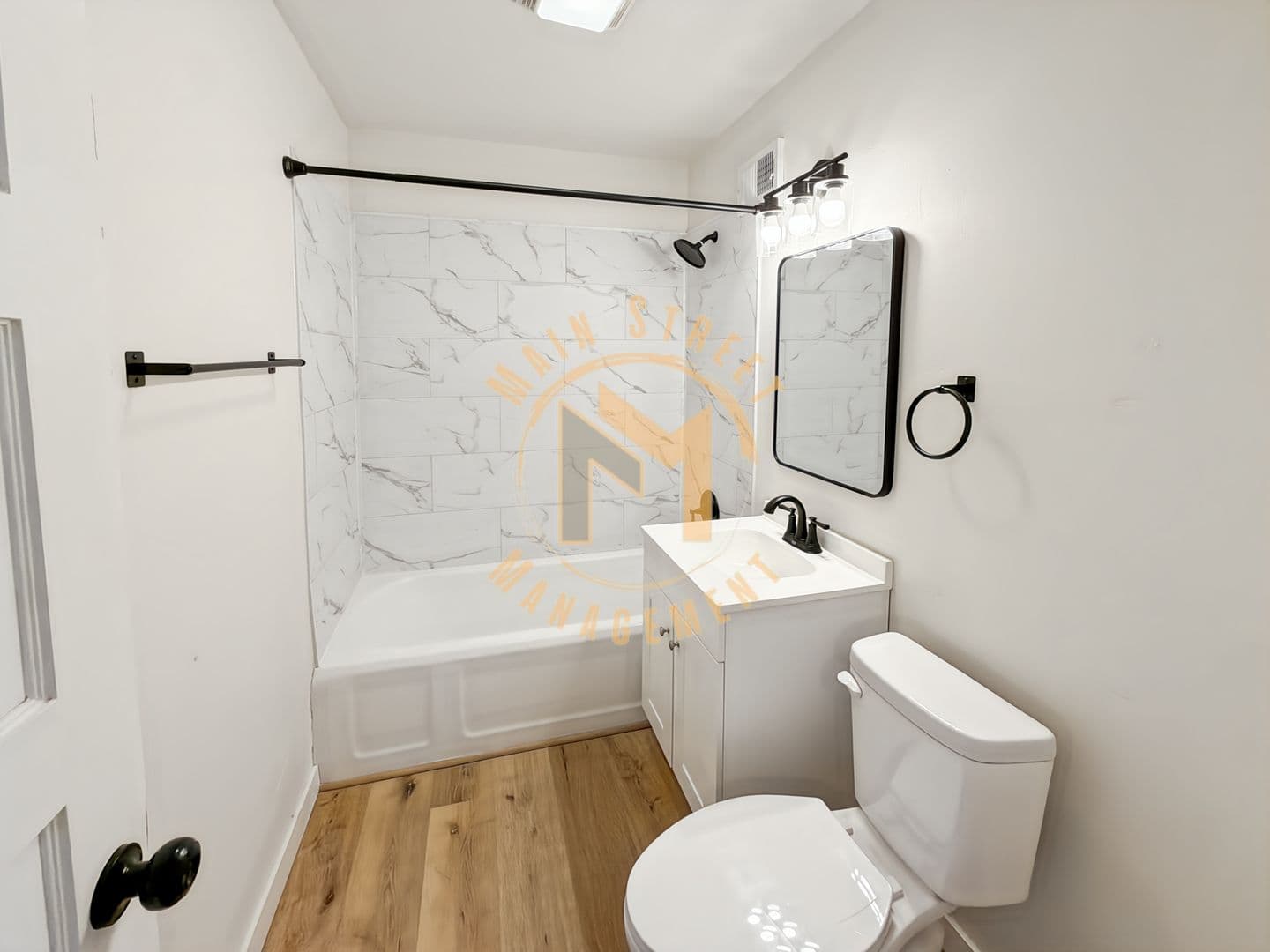 Manitowoc Apartment: 1719 Dewey St.