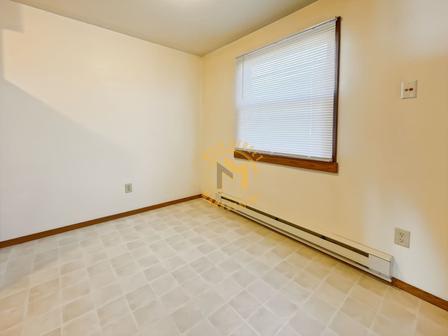 Howard Apartment: 2445 Woodale Ave.