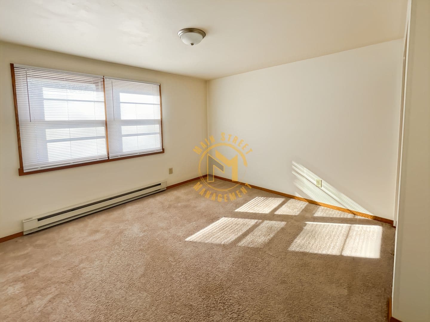 Howard Apartment: 2445 Woodale Ave.