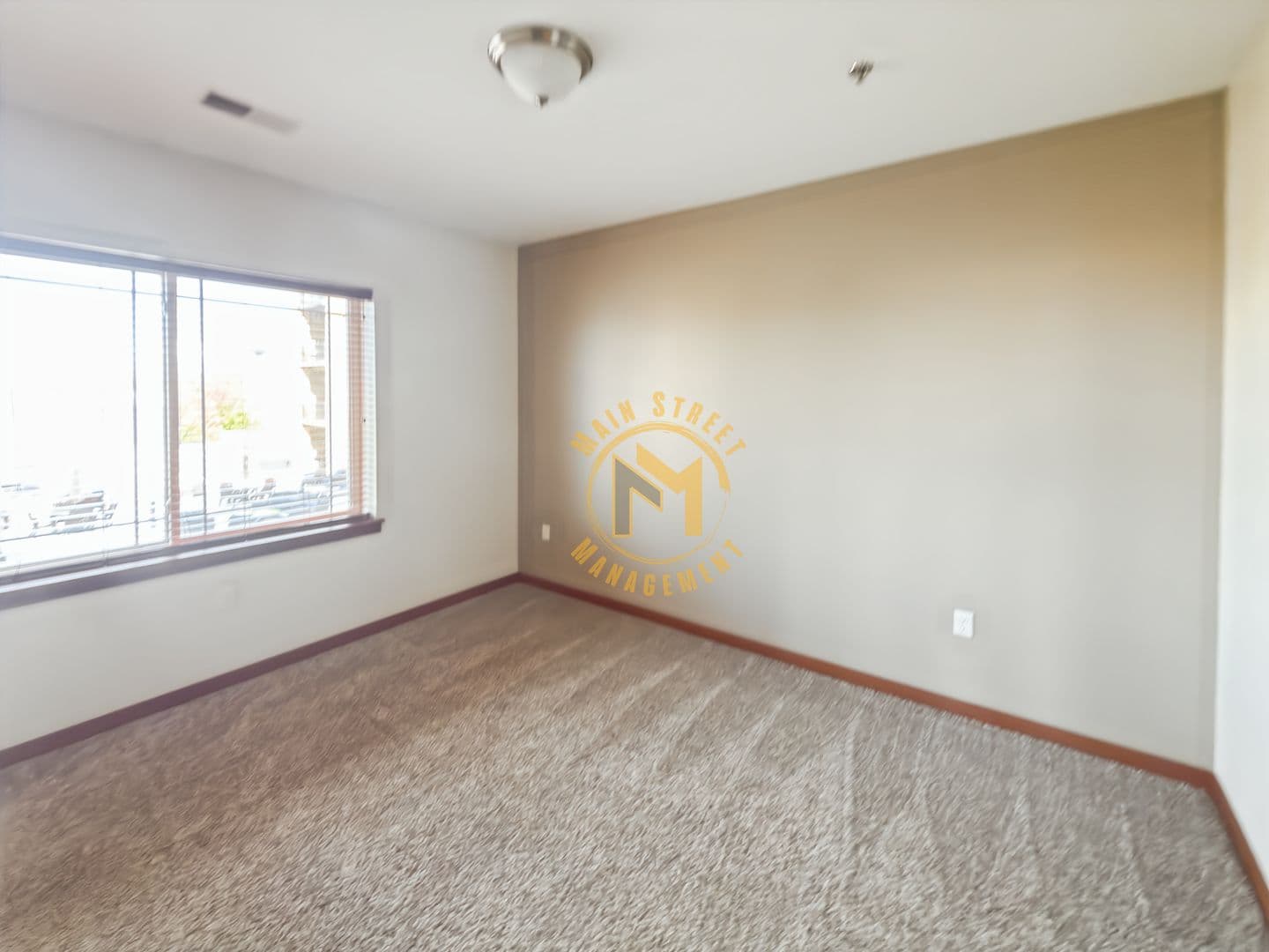 Green Bay Apartment: 401 N Washington St.