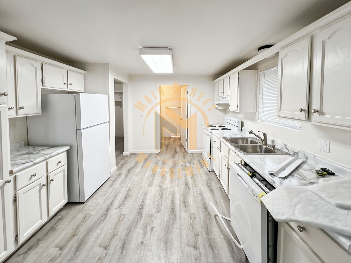DePere Apartment: 466 S Good Hope Rd.