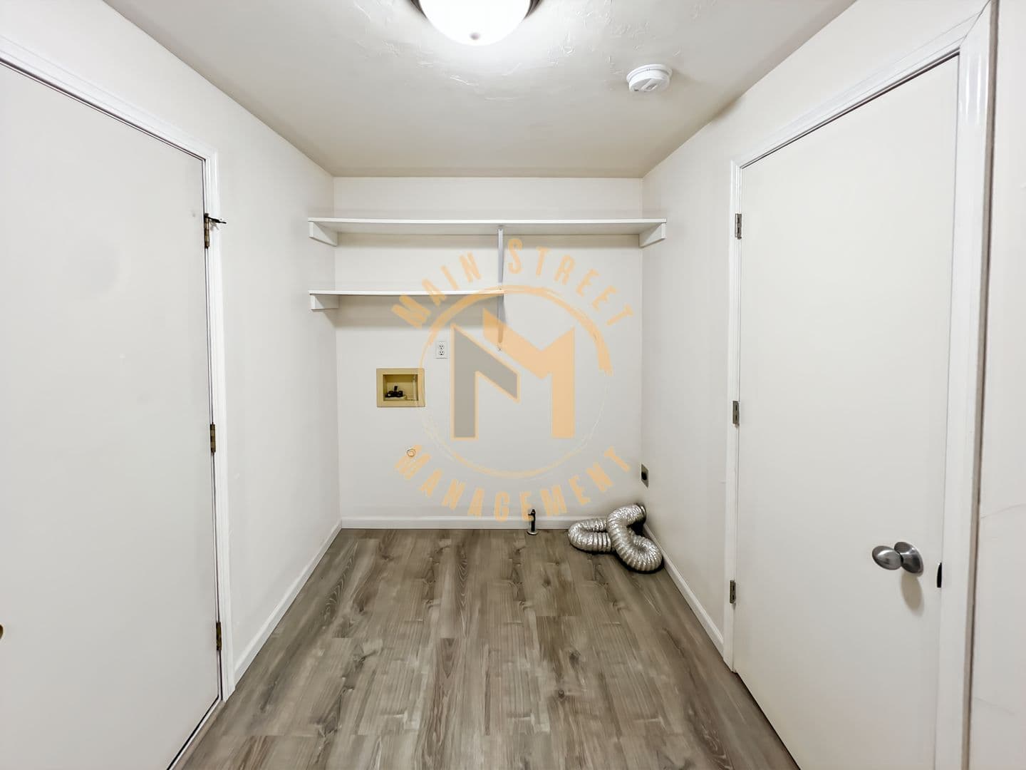 DePere Apartment: 466 S Good Hope Rd.