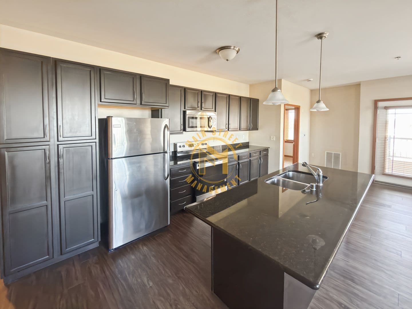 Green Bay Apartment: 401 N Washington St.