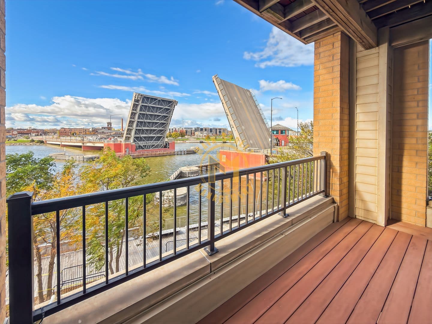 Green Bay Apartment: 401 N Washington St.