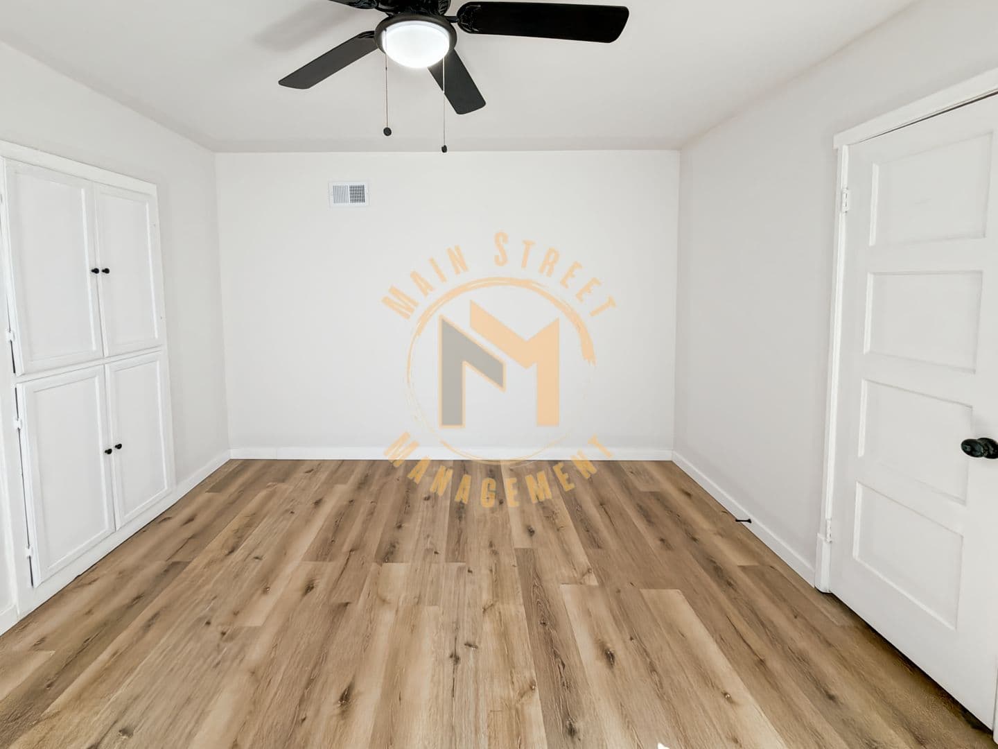 Manitowoc Apartment: 1719 Dewey St.