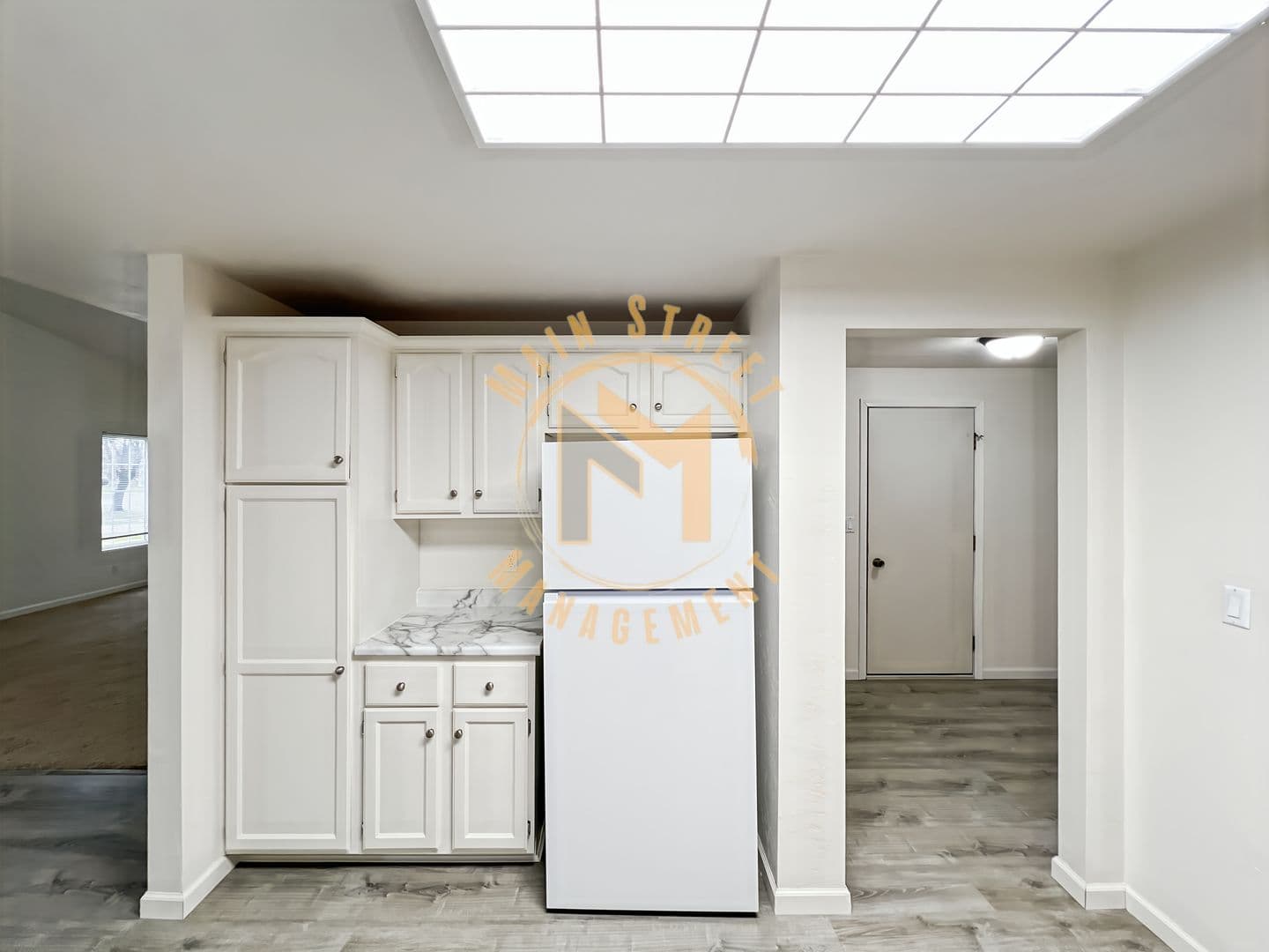 DePere Apartment: 466 S Good Hope Rd.