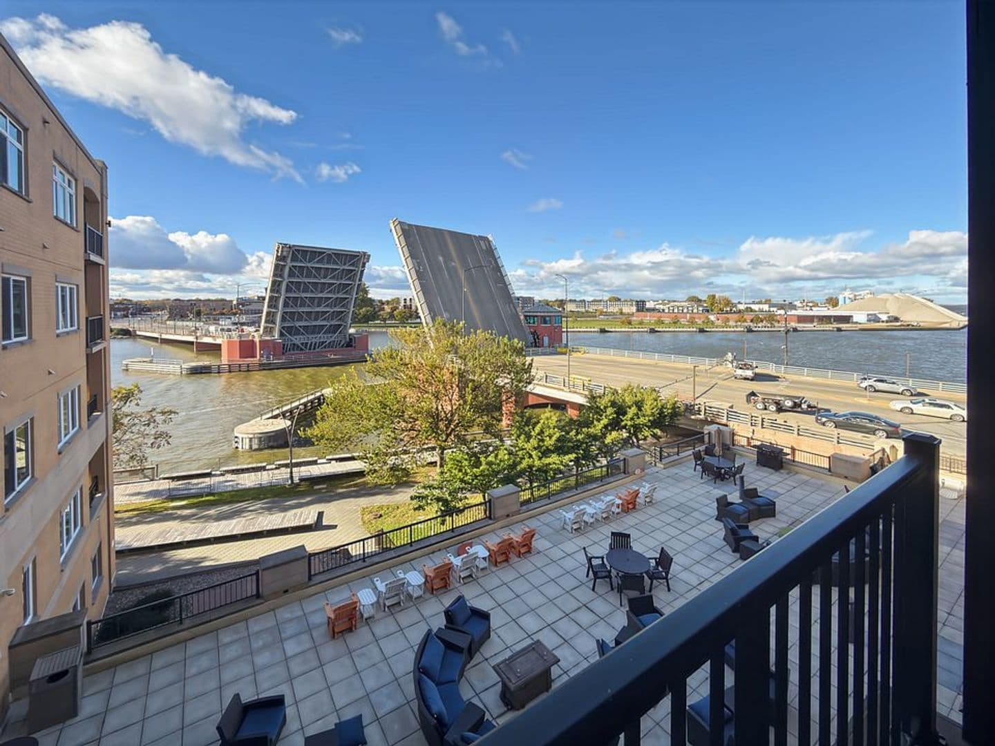 Green Bay Apartment: 401 N Washington St.