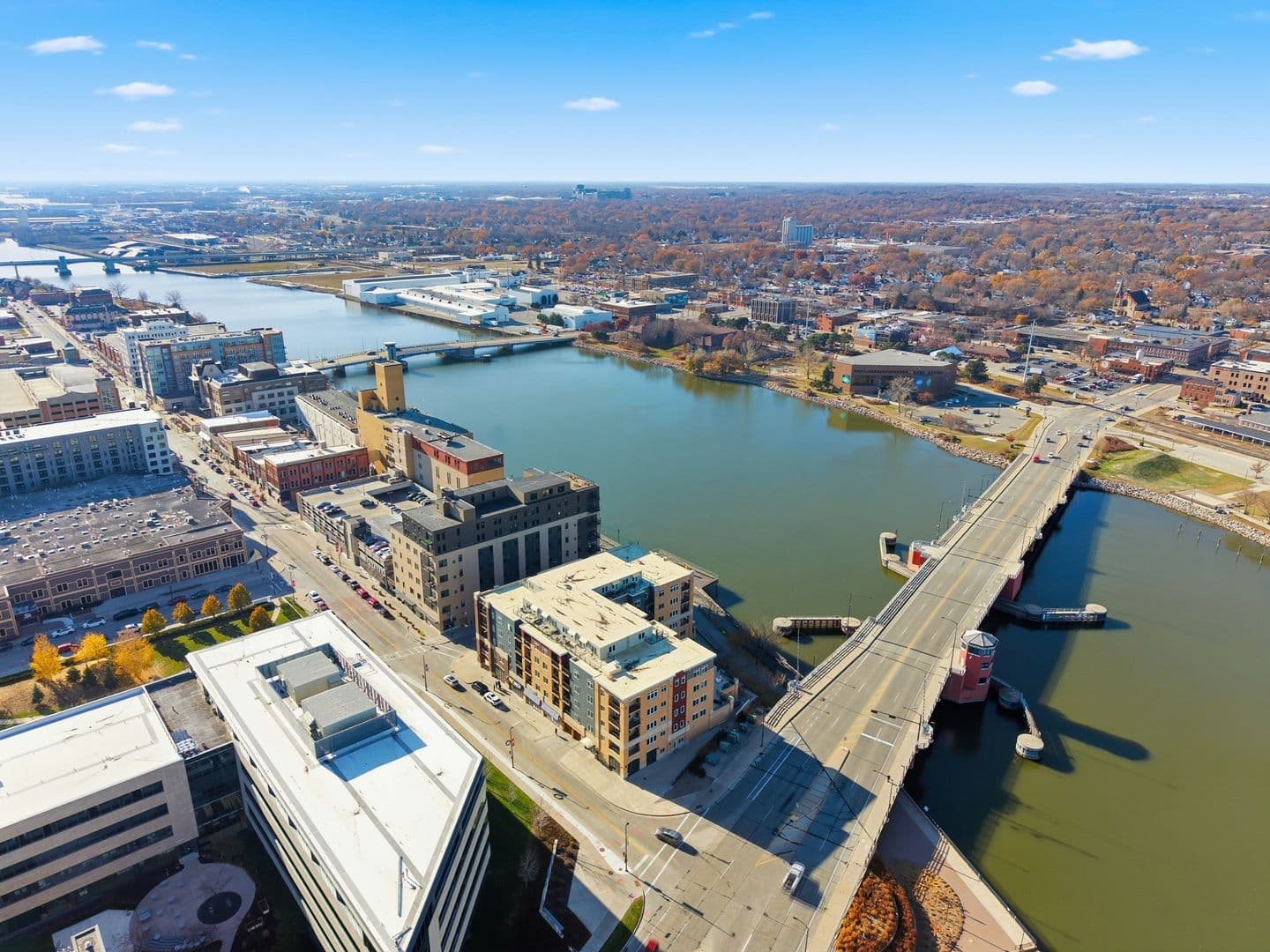 Green Bay Apartment: 401 N Washington St.