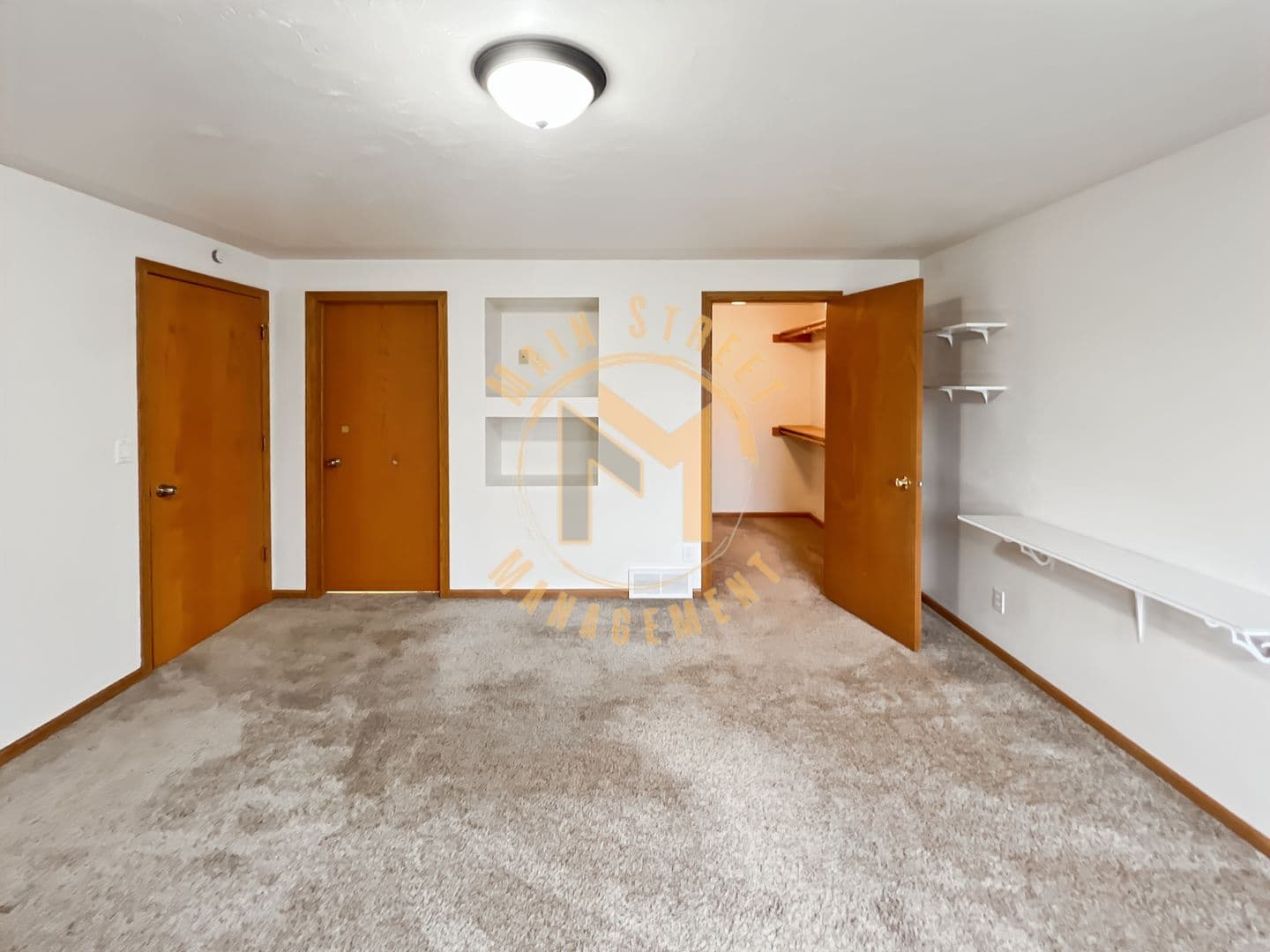 DePere Apartment: 466 S Good Hope Rd.