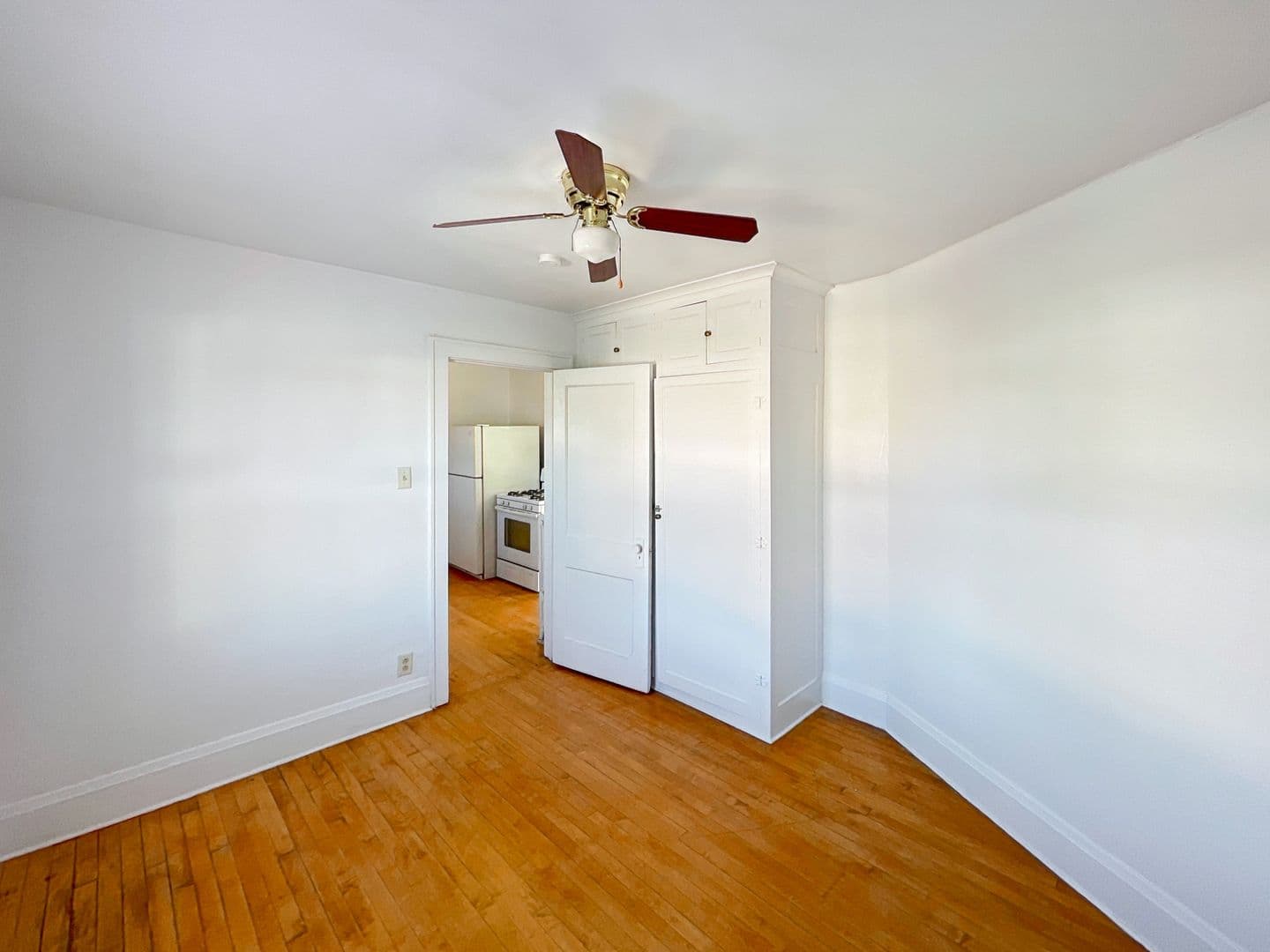 Green Bay Apartment: 515 Forest St.