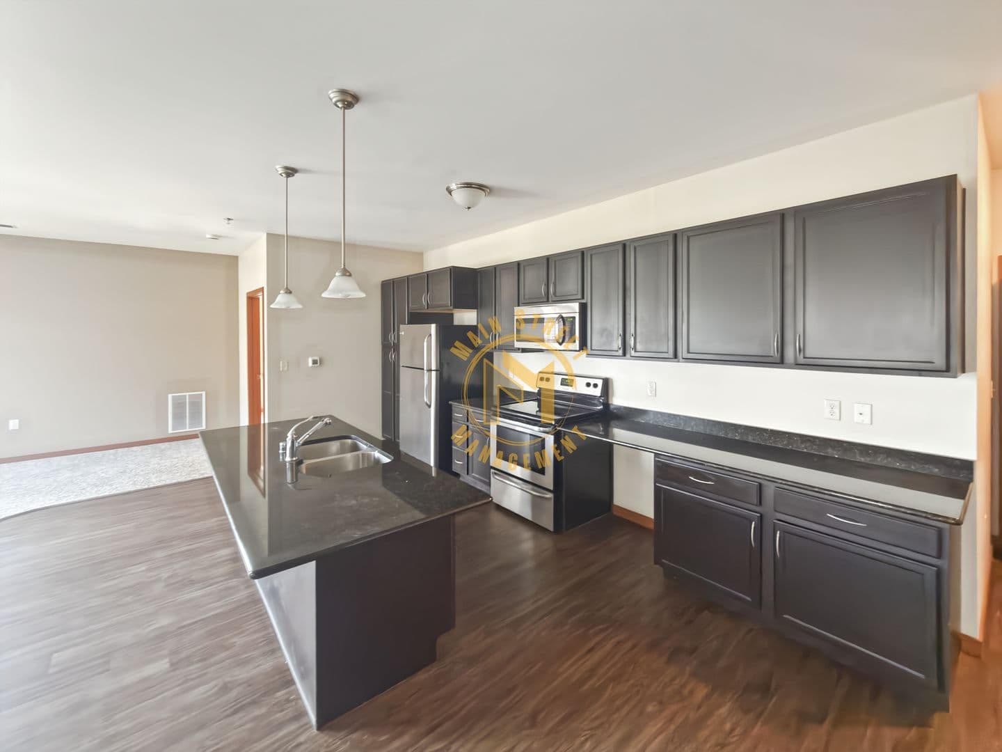 Green Bay Apartment: 401 N Washington St.