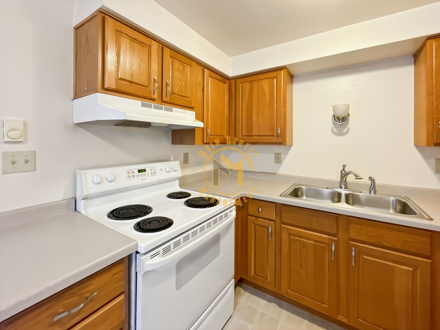 Howard Apartment: 2445 Woodale Ave.