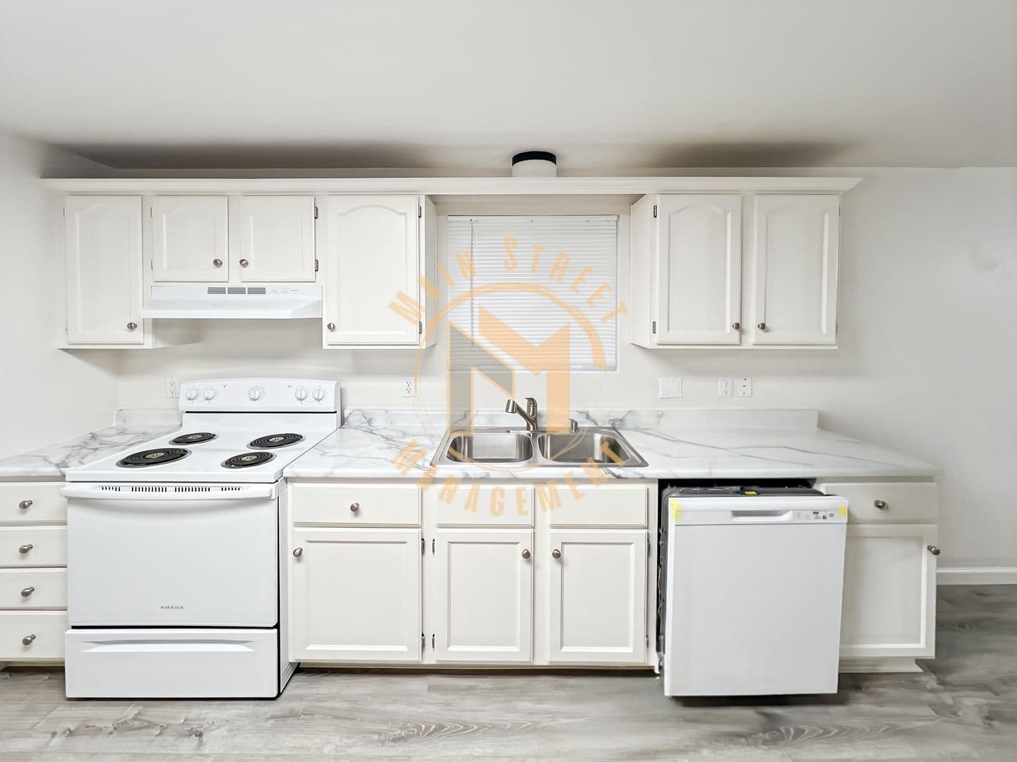 DePere Apartment: 466 S Good Hope Rd.