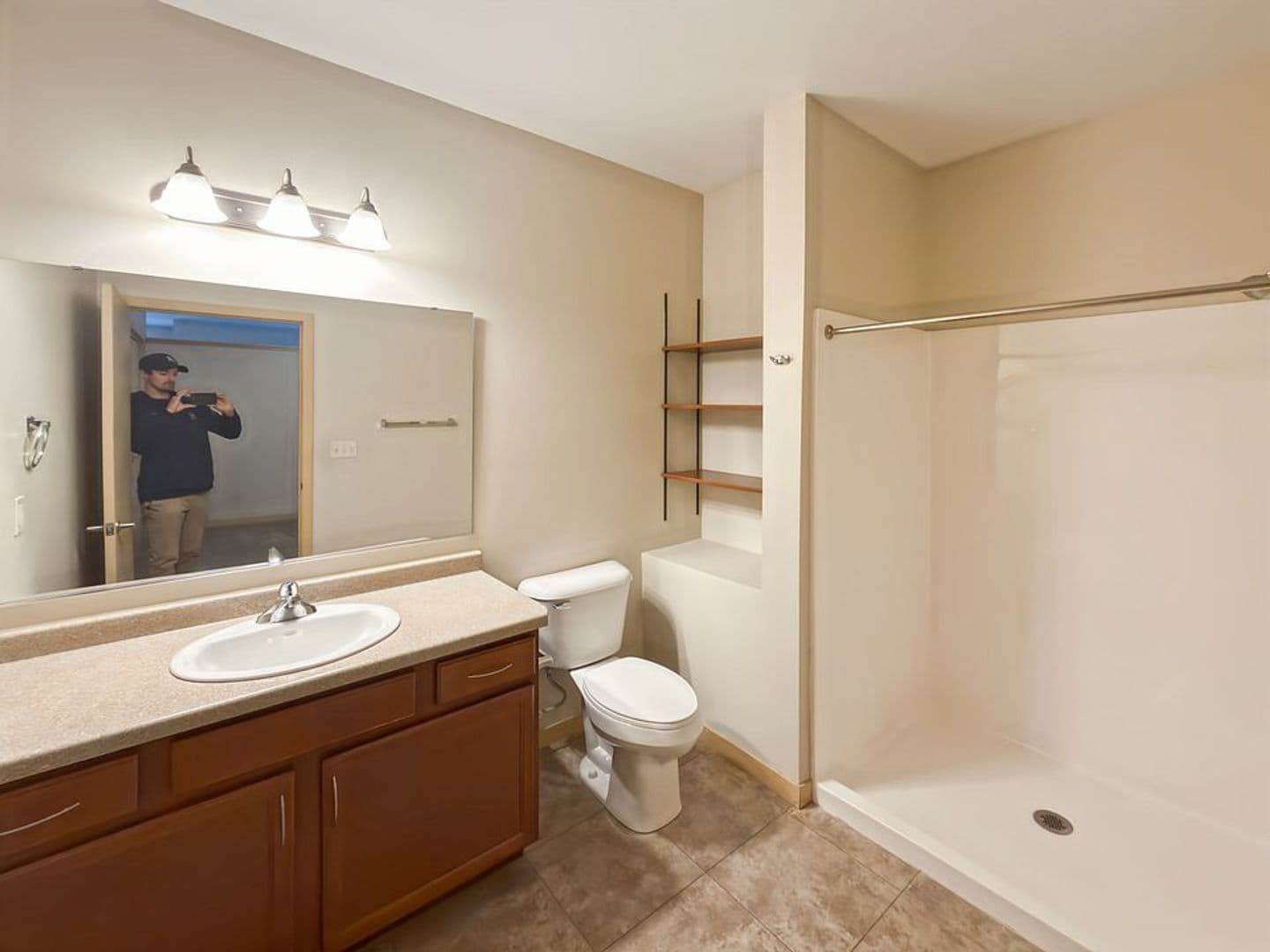 Green Bay Apartment: 401 N Washington St.