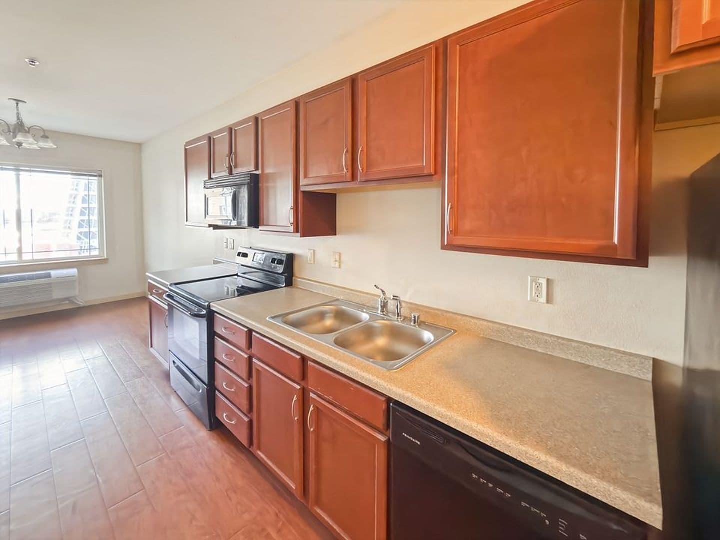 Green Bay Apartment: 401 N Washington St.