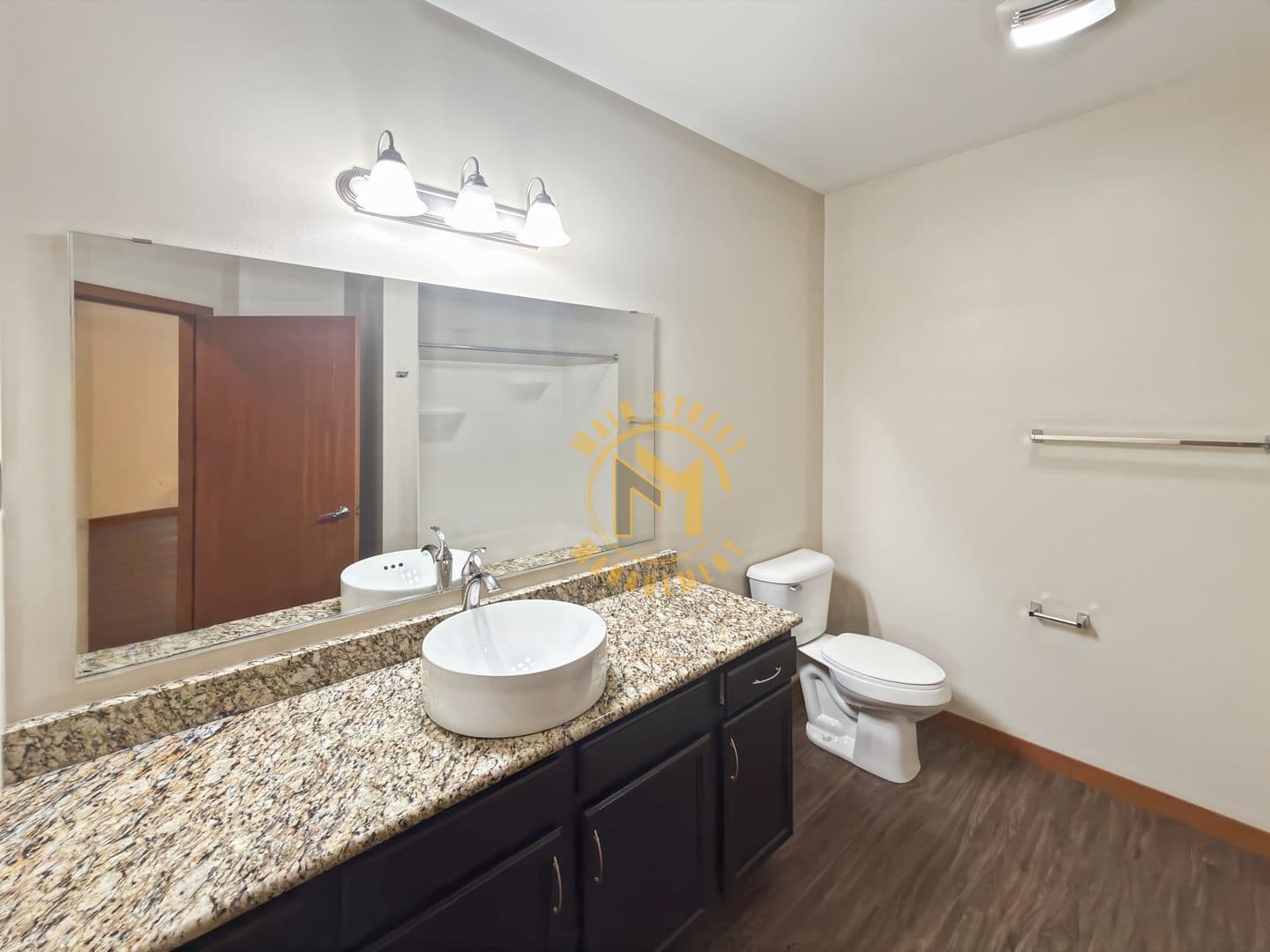 Green Bay Apartment: 401 N Washington St.