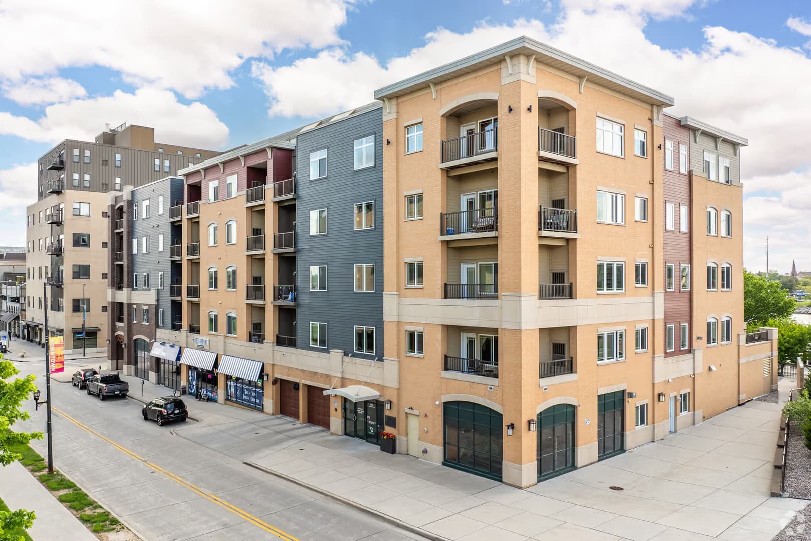 Green Bay Apartment: 401 N Washington St.
