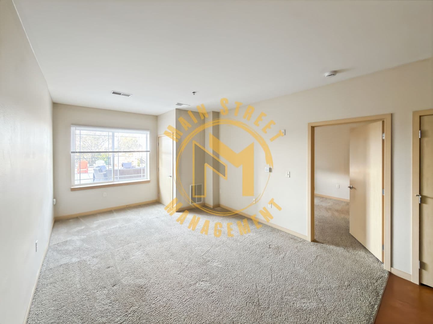 Green Bay Apartment: 401 N Washington St.