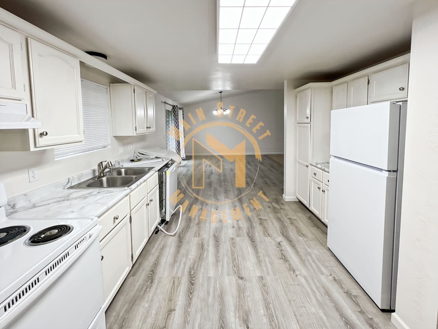 DePere Apartment: 466 S Good Hope Rd.