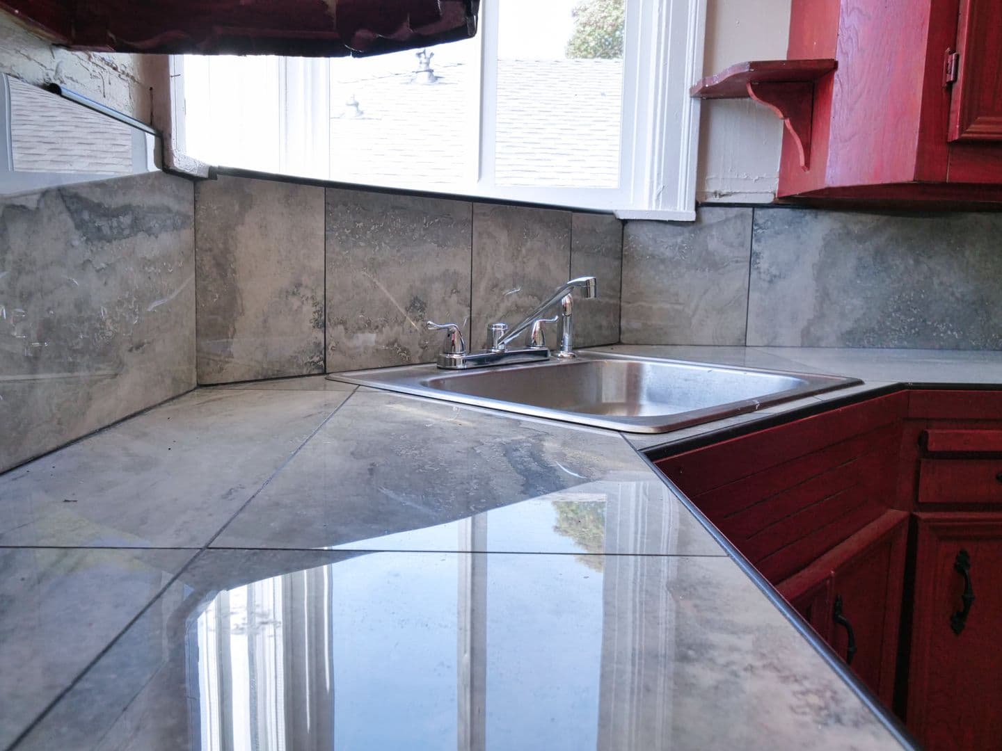 OAKLAND House: 1475 70th AVE
