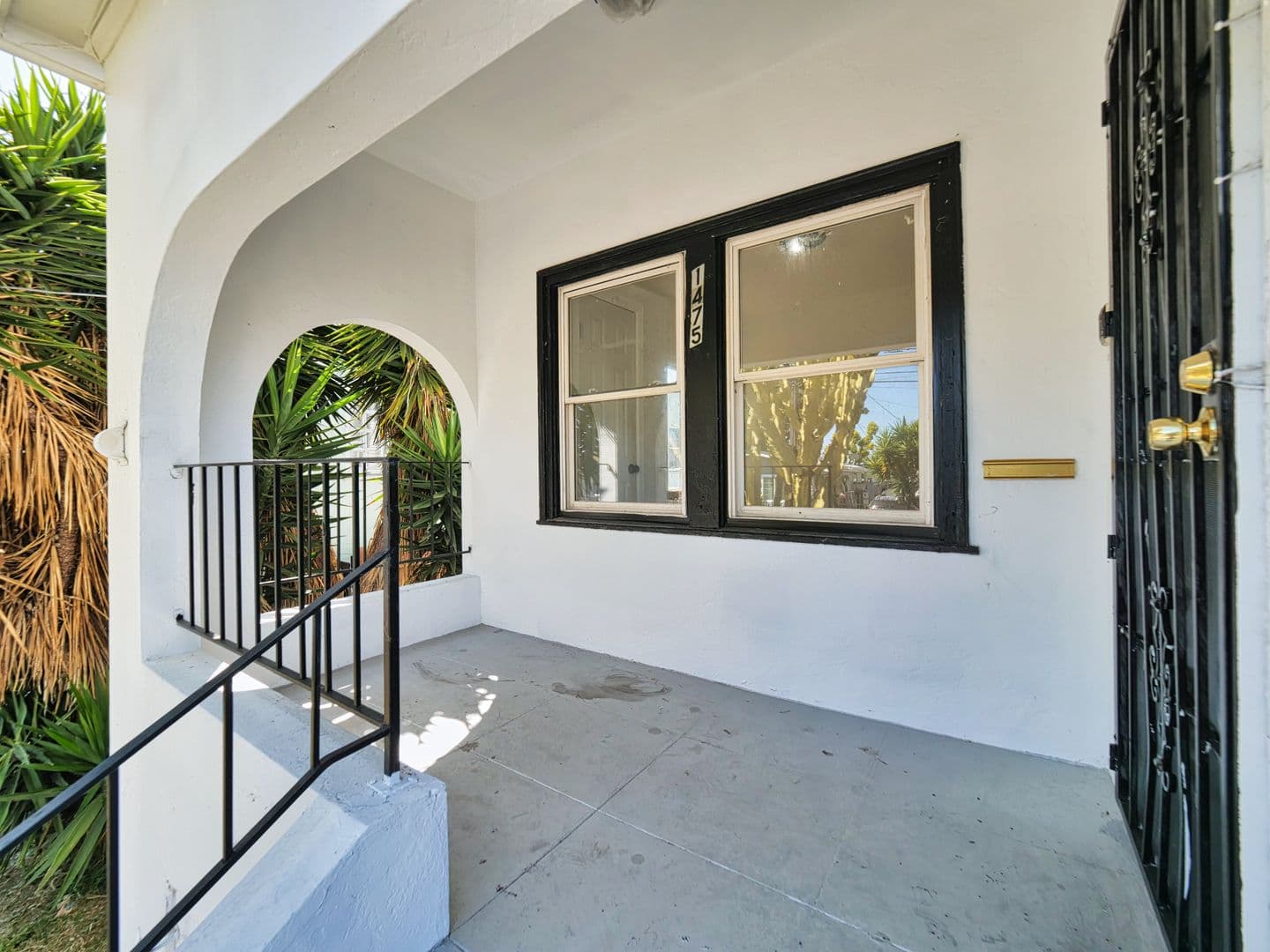 OAKLAND House: 1475 70th AVE