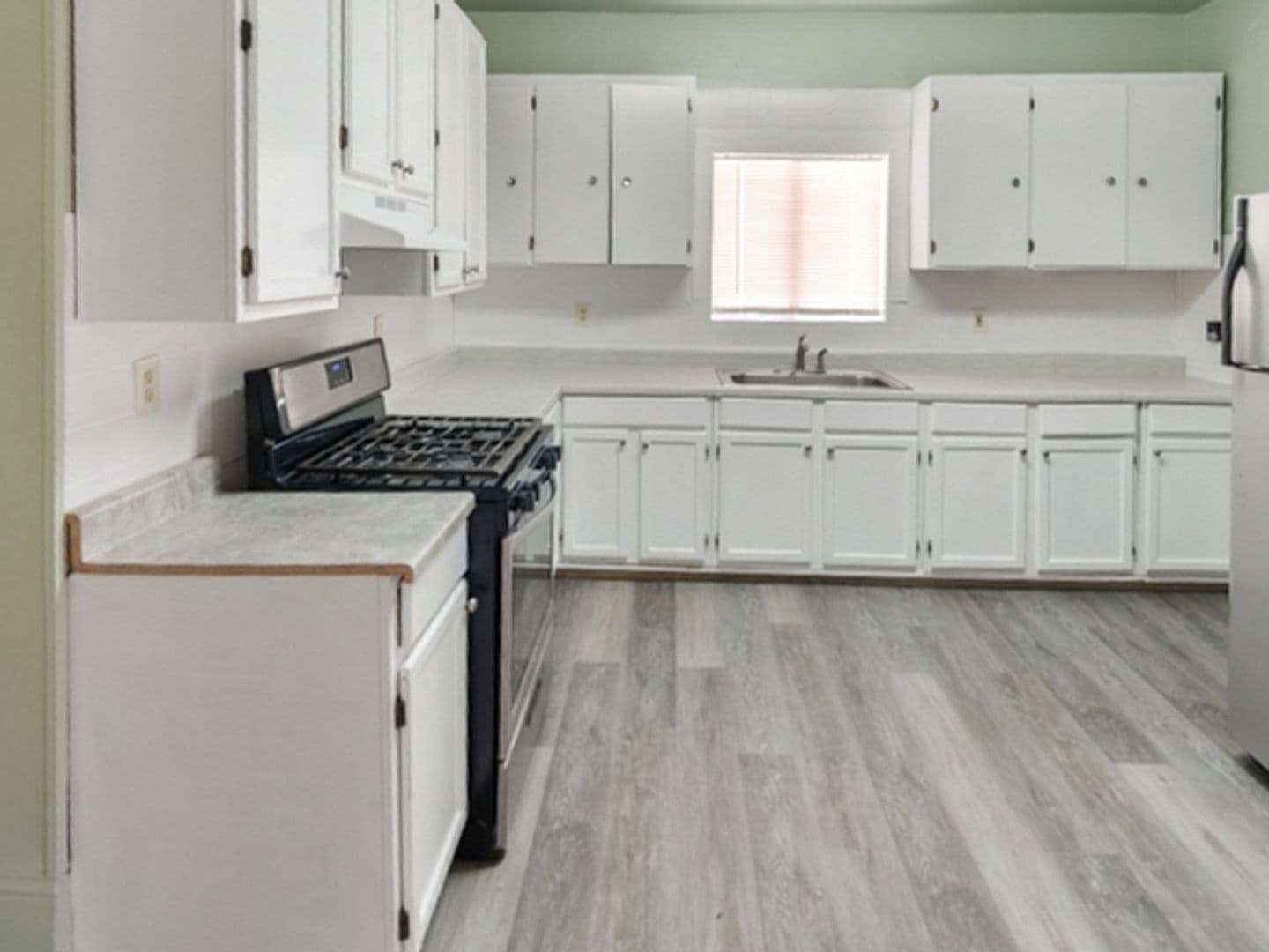 Berkeley House: 2755 Dohr St