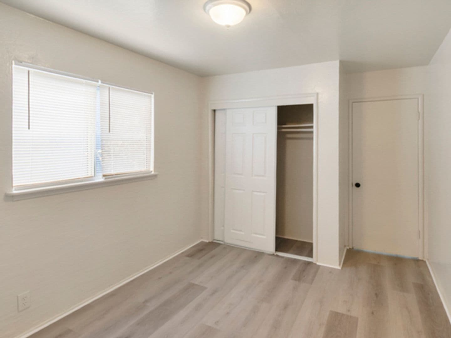 OAKLAND House: 2137 104TH AVENUE