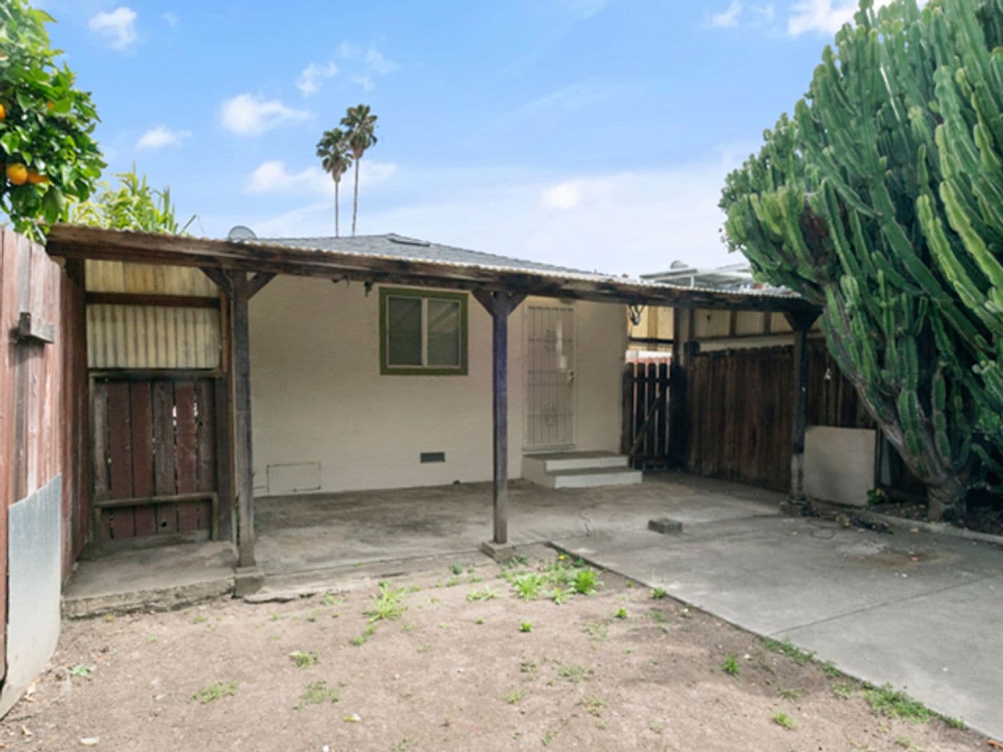 OAKLAND House: 2137 104TH AVENUE