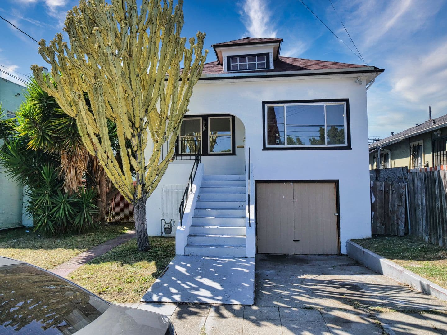 OAKLAND House: 1475 70th AVE