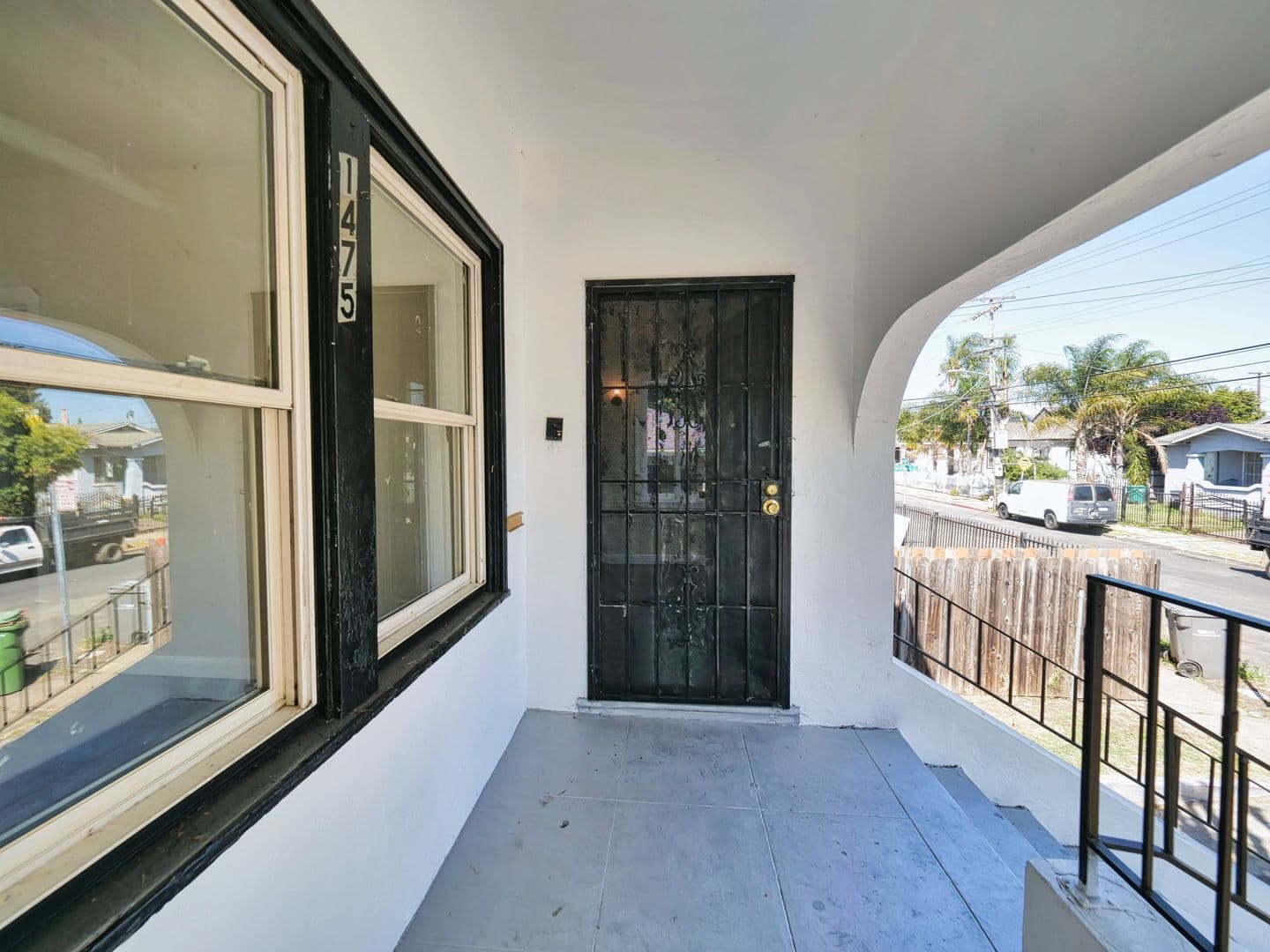 OAKLAND House: 1475 70th AVE