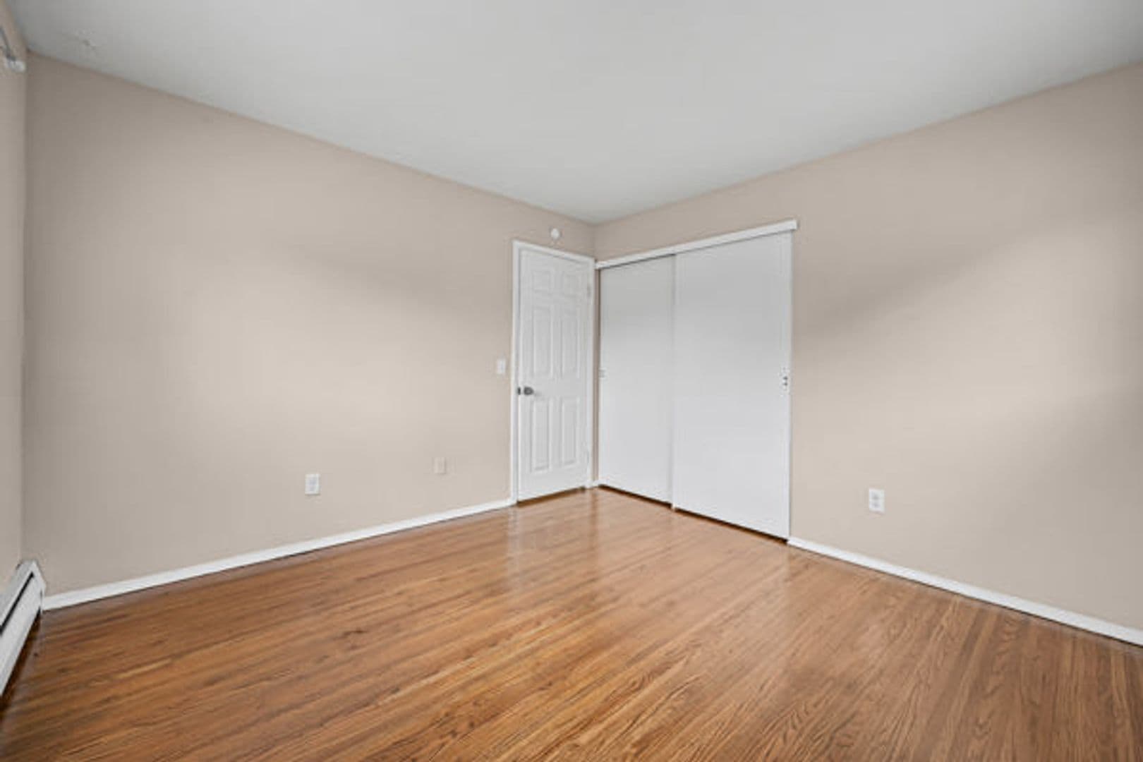 Greece Apartment: 138-154 Woodhill Drive