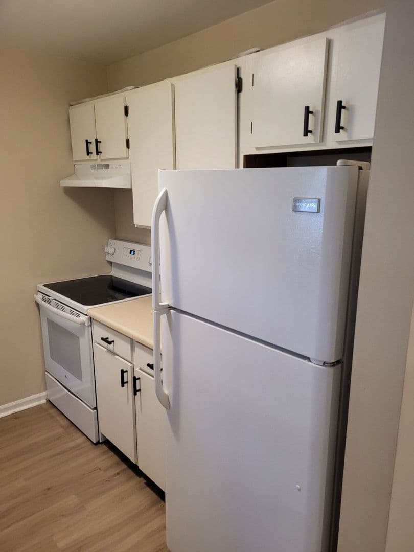 Greece Apartment: 419 Britton Road