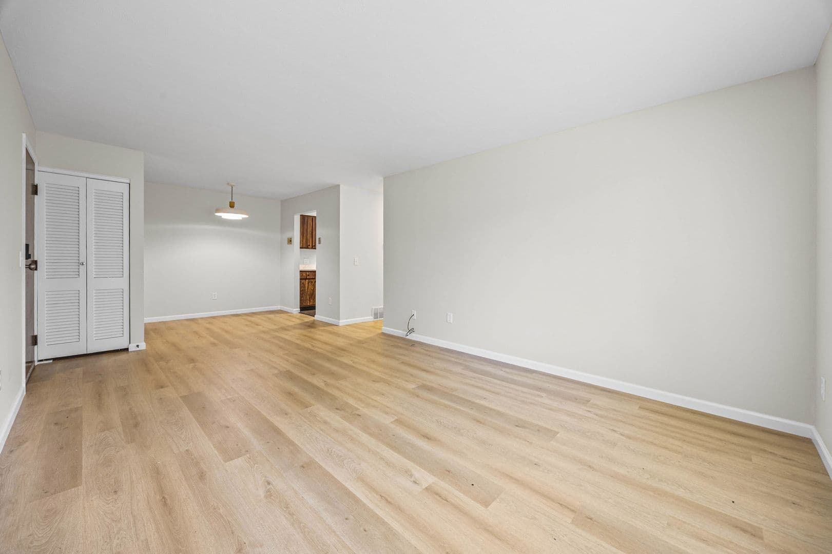 Irondequoit Apartment: 2519 Culver Road
