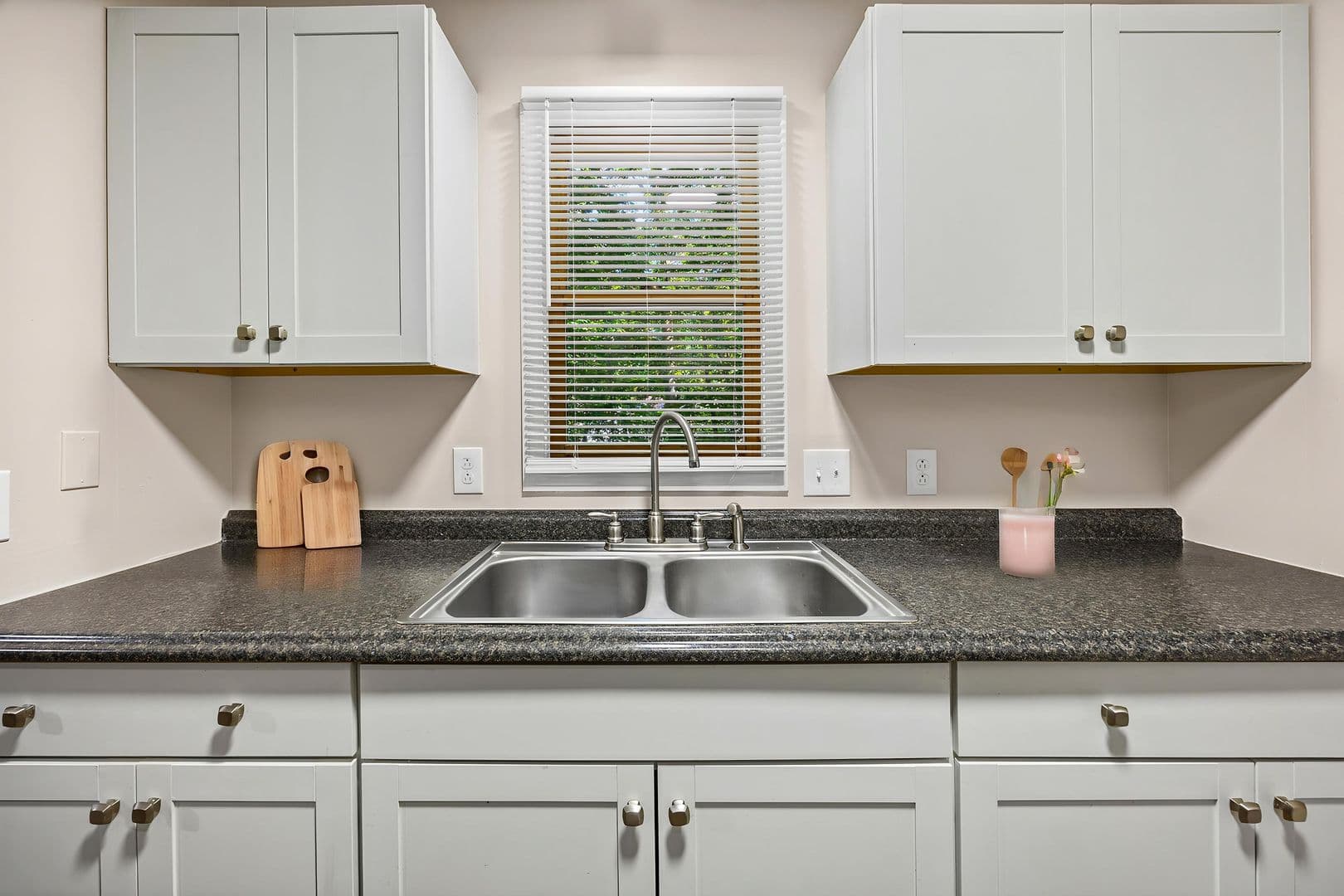 Greece Apartment: 419 Britton Road
