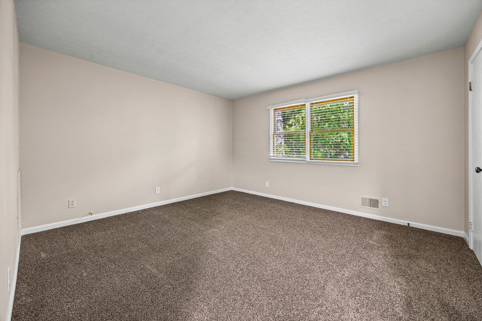 Greece Apartment: 419 Britton Road