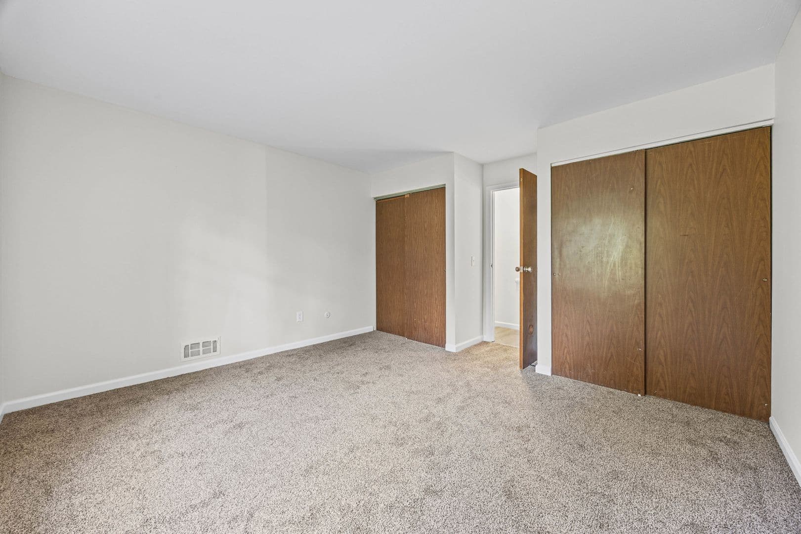 Irondequoit Apartment: 2519 Culver Road