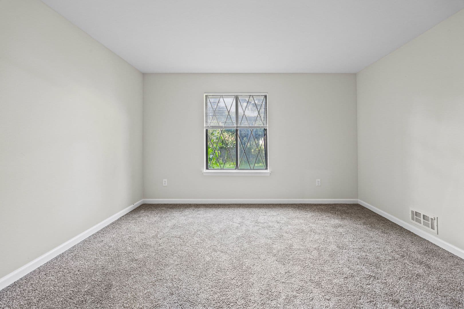 Irondequoit Apartment: 2519 Culver Road