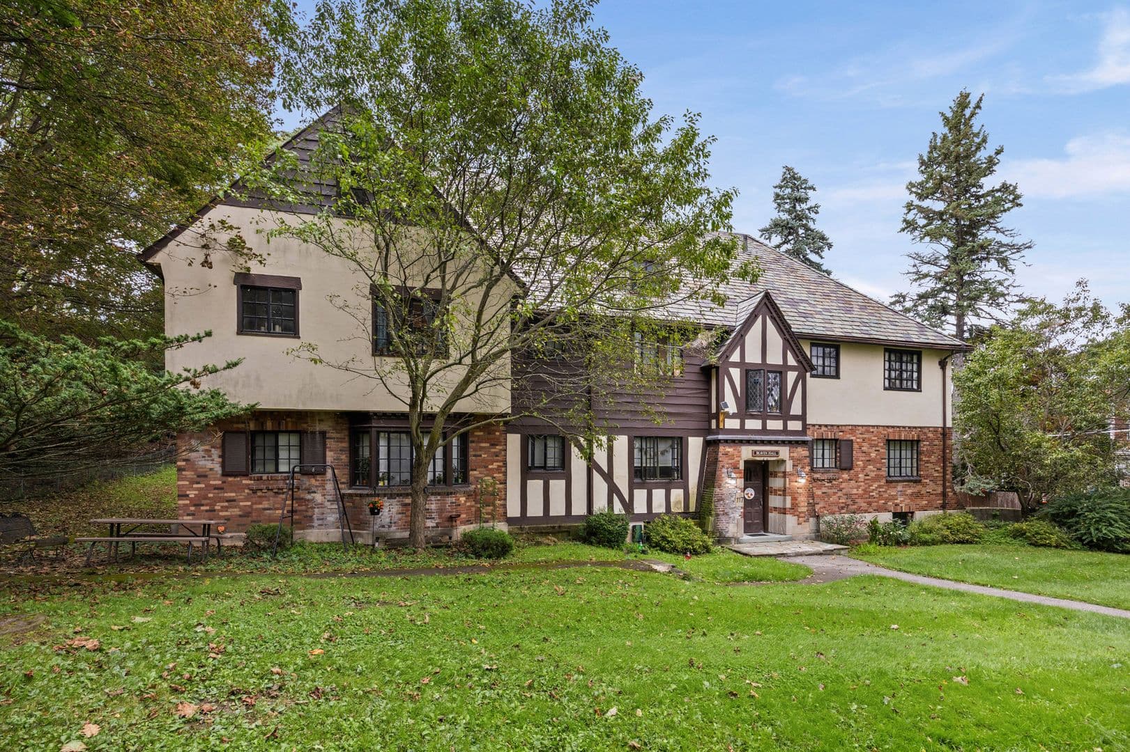 Rochester Apartment: 125 Highland Parkway