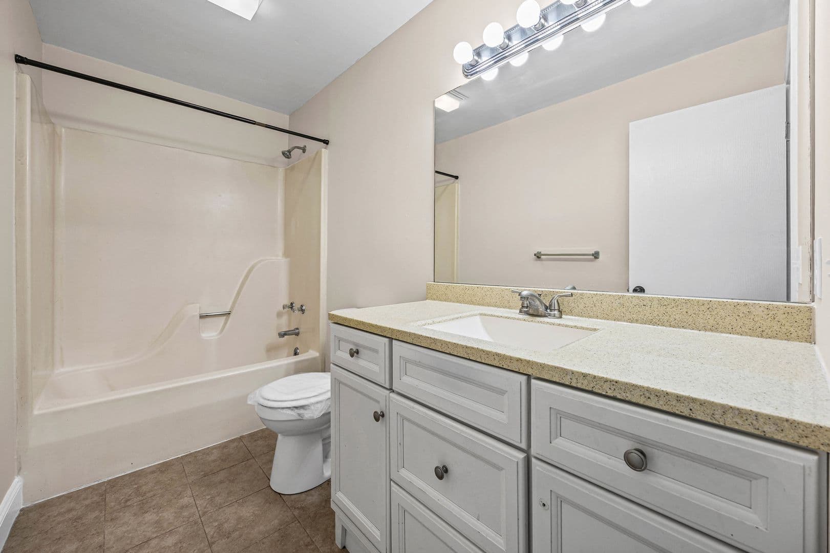 Greece Apartment: 419 Britton Road