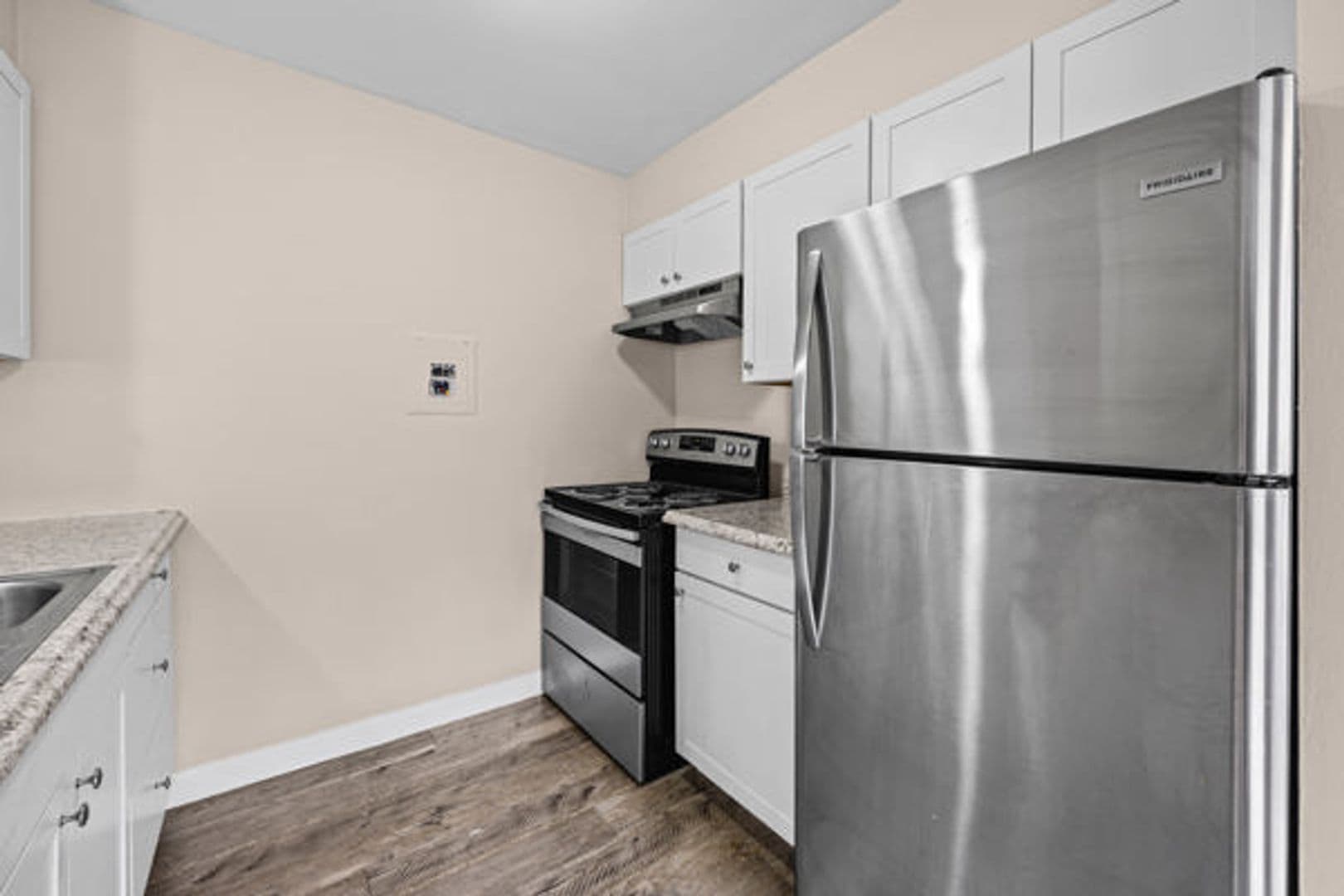Greece Apartment: 138-154 Woodhill Drive