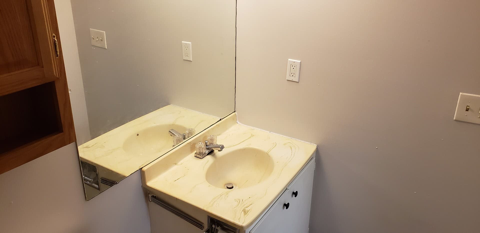 Greece Apartment: 138-154 Woodhill Drive