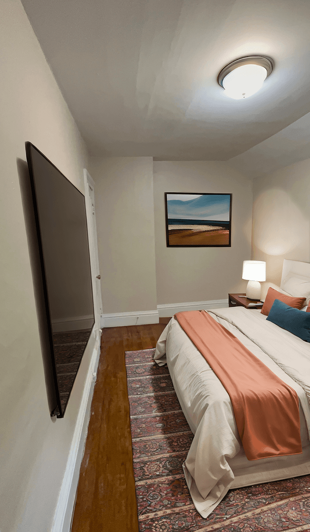 Rochester Apartment: 82 Harvard Street
