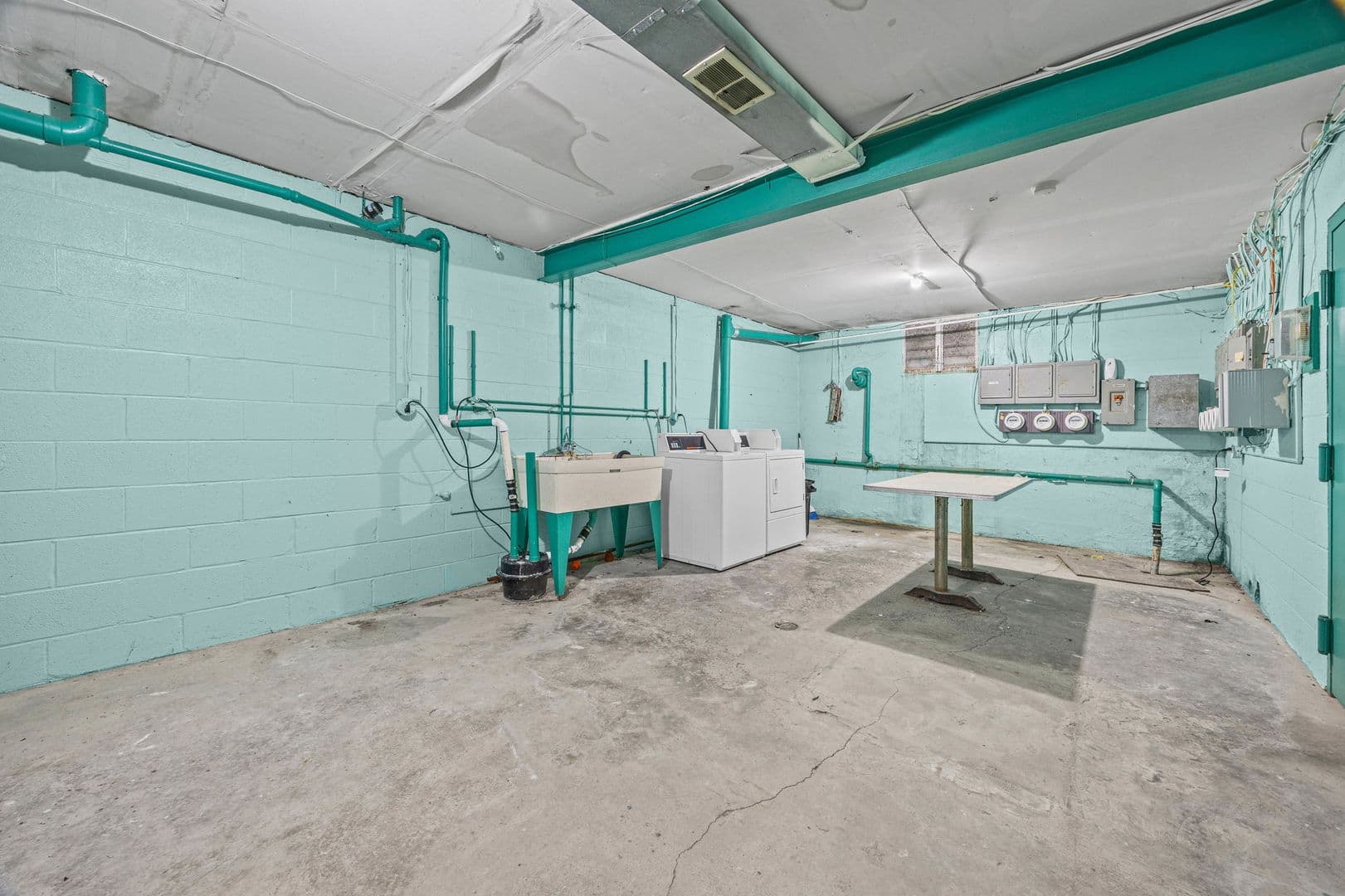 Irondequoit Apartment: 2519 Culver Road
