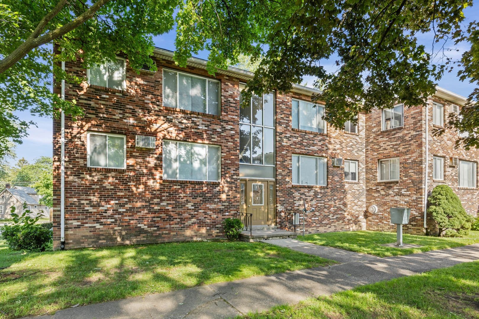 Rochester Apartment: 721 Cedarwood Terrace